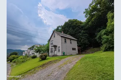 29 Nelson St, North Adams, MA 01247 - Photo 2