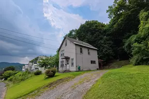 29 Nelson St, North Adams, MA 01247 - Photo 2