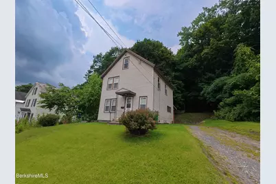 29 Nelson St, North Adams, MA 01247 - Photo 14