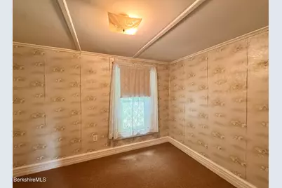 29 Nelson St, North Adams, MA 01247 - Photo 10
