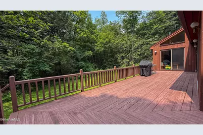12 Bayberry Dr, Becket, MA 01223 - Photo 4