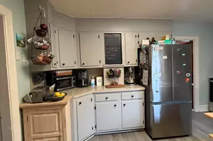 98 Bryan St, Pittsfield, MA 01201 - Photo 2