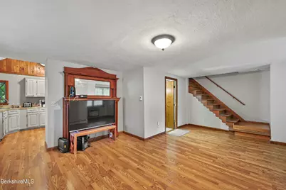 530 Church St, North Adams, MA 01247 - Photo 6