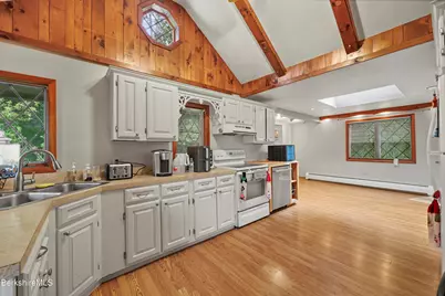 530 Church St, North Adams, MA 01247 - Photo 10