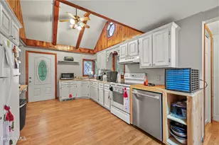 530 Church St, North Adams, MA 01247 - Photo 12
