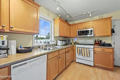 25 Valentine Ln, Lee, MA 01238 - Photo 10