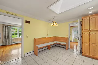 8 Velma Ave, Pittsfield, MA 01201 - Photo 12