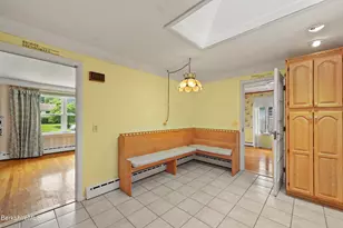 8 Velma Ave, Pittsfield, MA 01201 - Photo 12