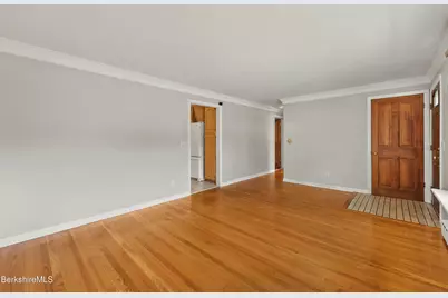 8 Velma Ave, Pittsfield, MA 01201 - Photo 10