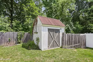 8 Velma Ave, Pittsfield, MA 01201 - Photo 44