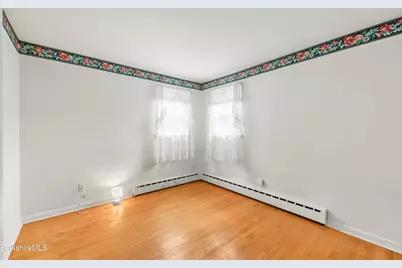 8 Velma Ave, Pittsfield, MA 01201 - Photo 20