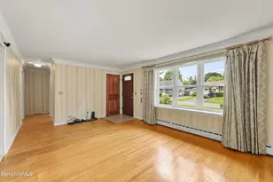 8 Velma Ave, Pittsfield, MA 01201 - Photo 6