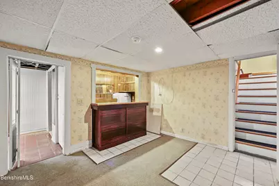 8 Velma Ave, Pittsfield, MA 01201 - Photo 24