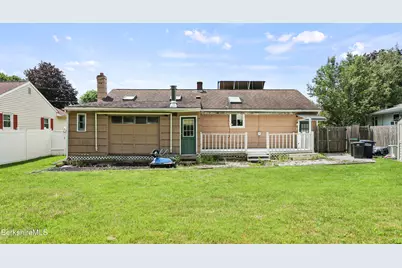 8 Velma Ave, Pittsfield, MA 01201 - Photo 32