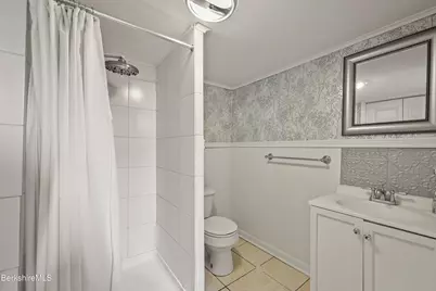 8 Velma Ave, Pittsfield, MA 01201 - Photo 34