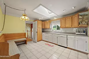 8 Velma Ave, Pittsfield, MA 01201 - Photo 8