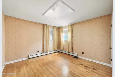 8 Velma Ave, Pittsfield, MA 01201 - Photo 18