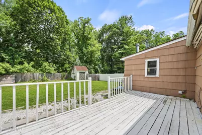8 Velma Ave, Pittsfield, MA 01201 - Photo 30