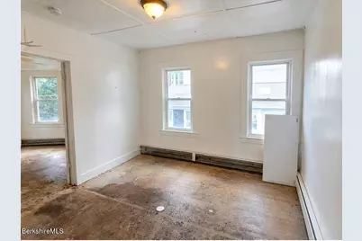 32 Westminster St, Pittsfield, MA 01201 - Photo 8