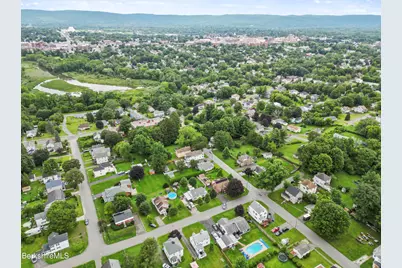 29 Acorn St, Pittsfield, MA 01201 - Photo 4