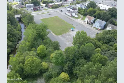 37 Elm St, Pittsfield, MA 01201 - Photo 6