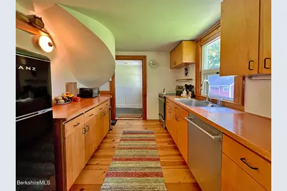 410 Swamp Rd, Richmond, MA 01254 - Photo 6