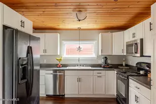5 Pomeroy St, West Stockbridge, MA 01266 - Photo 8