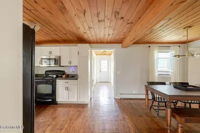 5 Pomeroy St, West Stockbridge, MA 01266 - Photo 12