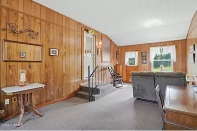 48 Alger St, Adams, MA 01220 - Photo 10