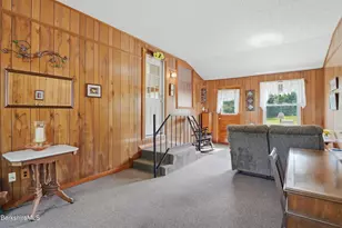 48 Alger St, Adams, MA 01220 - Photo 10