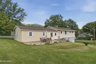 48 Alger St, Adams, MA 01220 - Photo 28