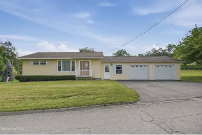 48 Alger St, Adams, MA 01220 - Photo 2
