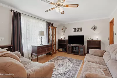 48 Alger St, Adams, MA 01220 - Photo 18