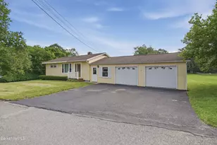 48 Alger St, Adams, MA 01220 - Photo 6