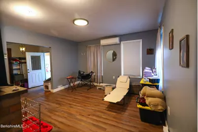 43 Lincoln St, Greenfield, MA 01301 - Photo 8