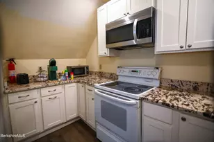 43 Lincoln St, Greenfield, MA 01301 - Photo 24