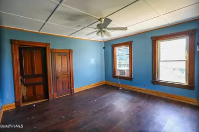 43 Lincoln St, Greenfield, MA 01301 - Photo 18