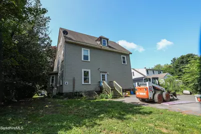 43 Lincoln St, Greenfield, MA 01301 - Photo 2