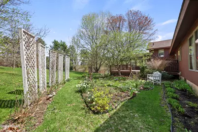 10 Lori Ct, Pittsfield, MA 01201 - Photo 46