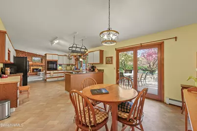 10 Lori Ct, Pittsfield, MA 01201 - Photo 24