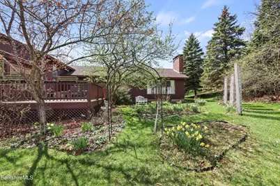 10 Lori Ct, Pittsfield, MA 01201 - Photo 48
