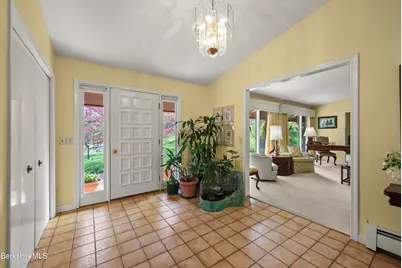 10 Lori Ct, Pittsfield, MA 01201 - Photo 8