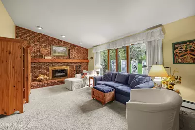 10 Lori Ct, Pittsfield, MA 01201 - Photo 16