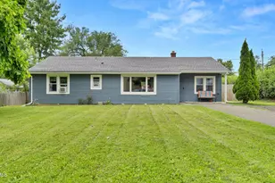 62 Greenridge Dr, Dalton, MA 01226 - Photo 2