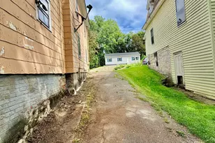 79 Dewey Ave, Pittsfield, MA 01201 - Photo 4