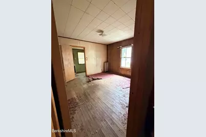 79 Dewey Ave, Pittsfield, MA 01201 - Photo 10