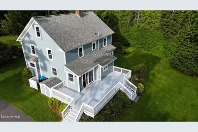 39 Cascade St, Pittsfield, MA 01201 - Photo 2