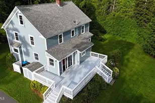39 Cascade St, Pittsfield, MA 01201 - Photo 2