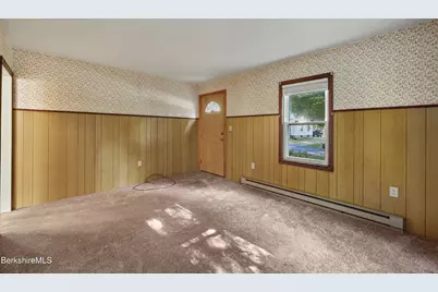 14 Stockbridge Ave, Dalton, MA 01226 - Photo 6