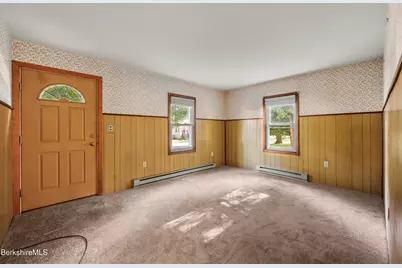 14 Stockbridge Ave, Dalton, MA 01226 - Photo 4